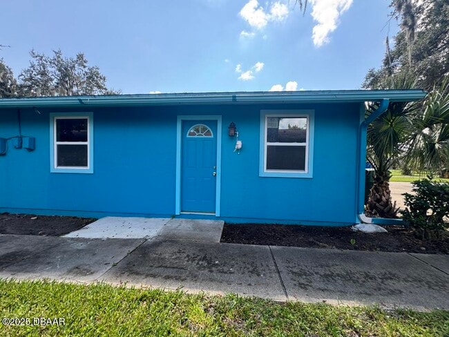 Building Photo - 1561 Sunset Ln