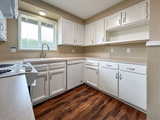 Building Photo - 4998 Arrowood Ct SE