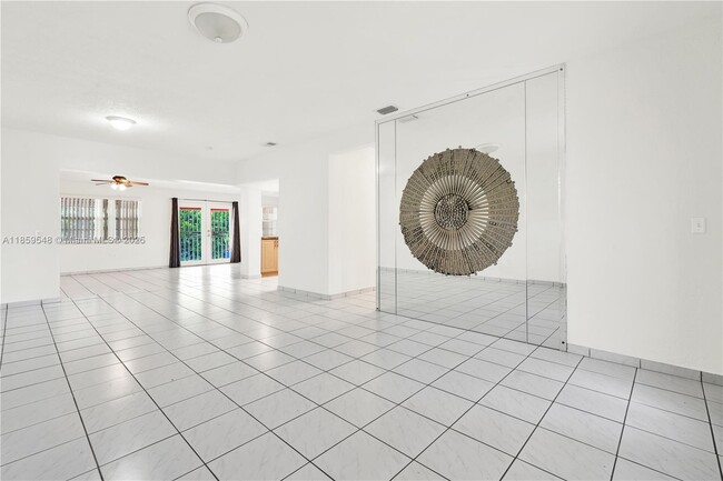 Building Photo - 7435 SW 34th St
