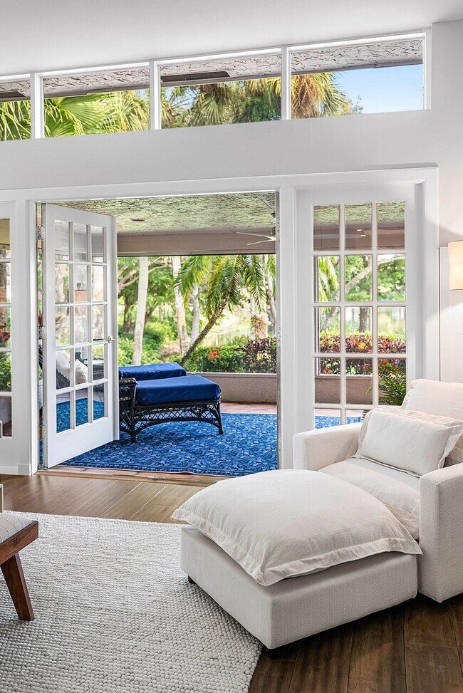 Building Photo - 18 Bristol Ln