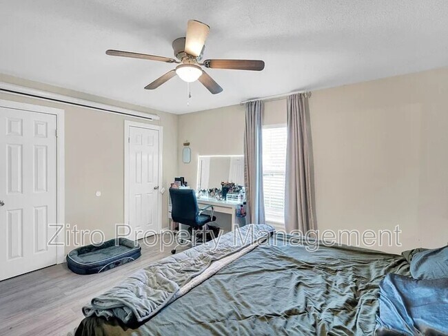 Building Photo - 4208 Wiman Dr