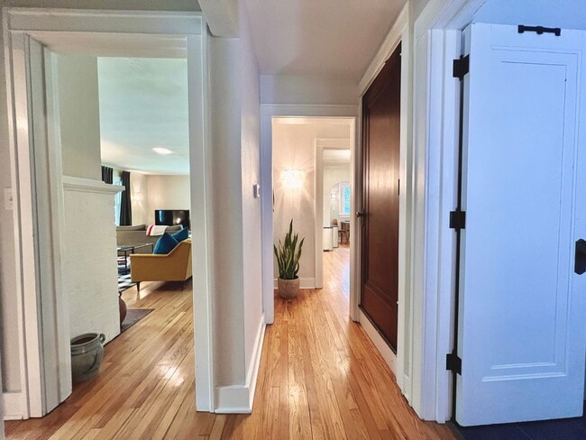 Building Photo - The Ideal TC Downtown Retreat