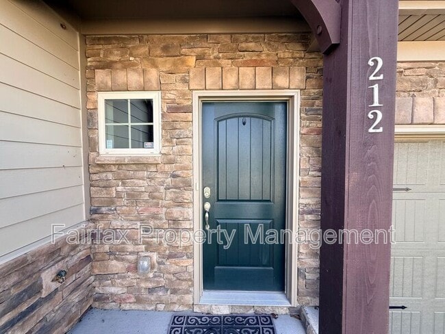 Building Photo - 212 Ellsworth Manor Dr