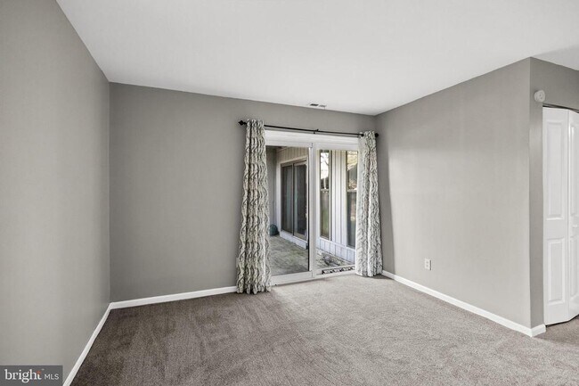 Building Photo - 25 S Church Rd