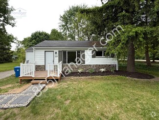 Building Photo - Fully Renovated 3-Bedroom Home with Sunroo...