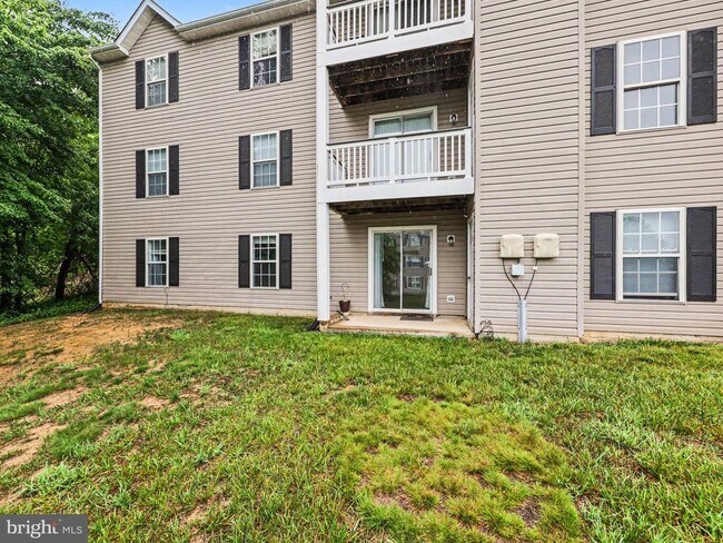 Building Photo - 33 Fern Oak Cir