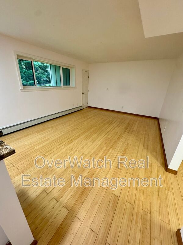 Building Photo - 3011 Lois Dr