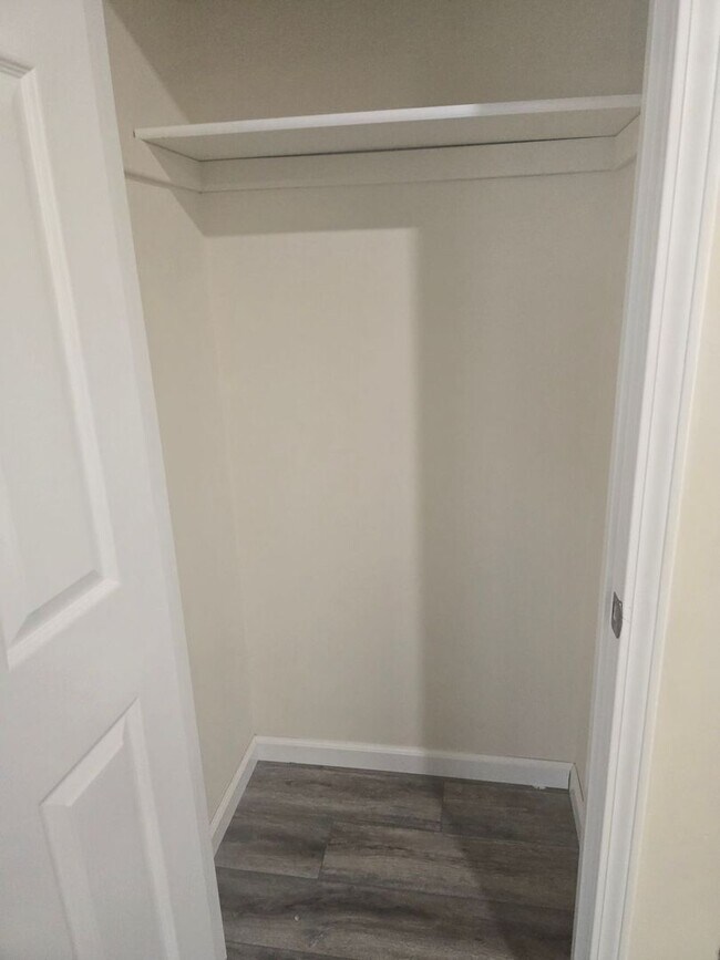 Building Photo - 1958-MF2-E4