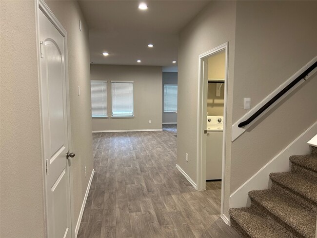 Building Photo - 40434 Gdn Hts Ln