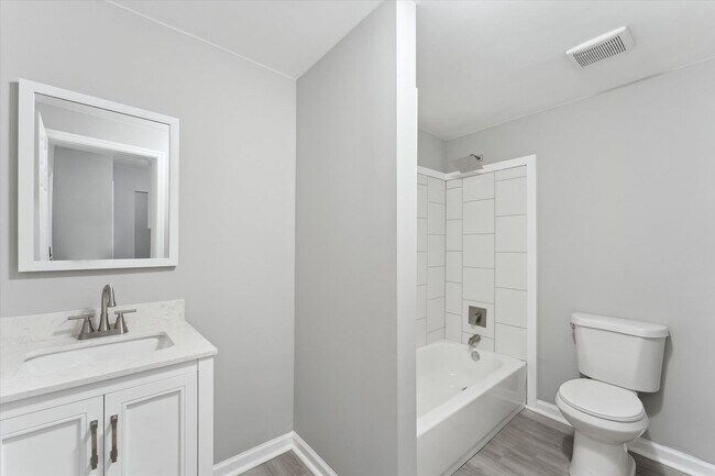 Building Photo - 816-816 W 38th St