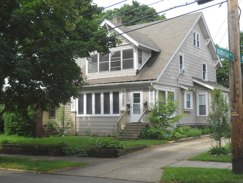 Building Photo - 104 Burton Ave