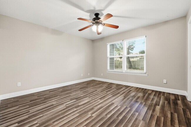 Building Photo - 266 Honeysuckle Way