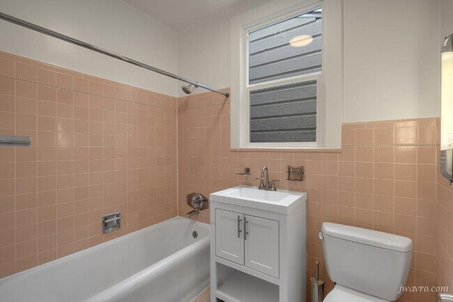 Building Photo - 467 40th Ave