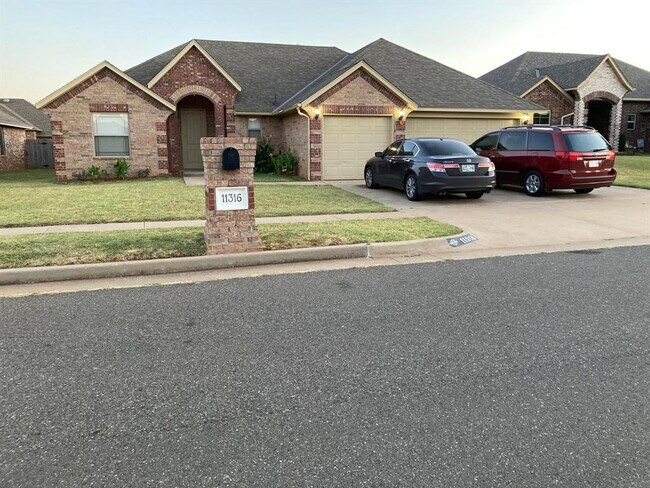 Building Photo - 11316 SW 37th St