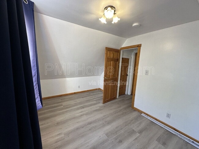 Building Photo - 211 S 100 E