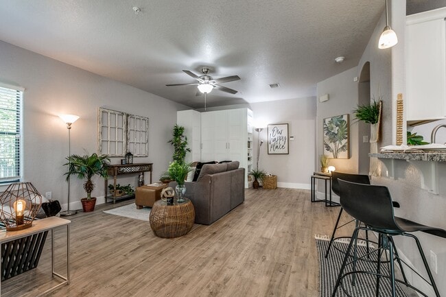 Building Photo - 6160 Eckhert RoadUnit 1005