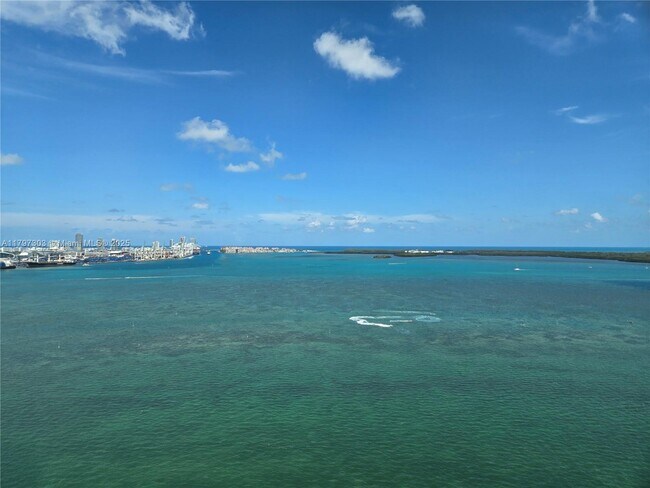 Building Photo - 800 Claughton Island Dr