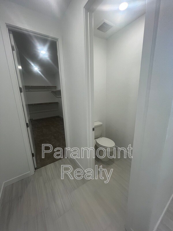 Building Photo - 16516 Barnett St