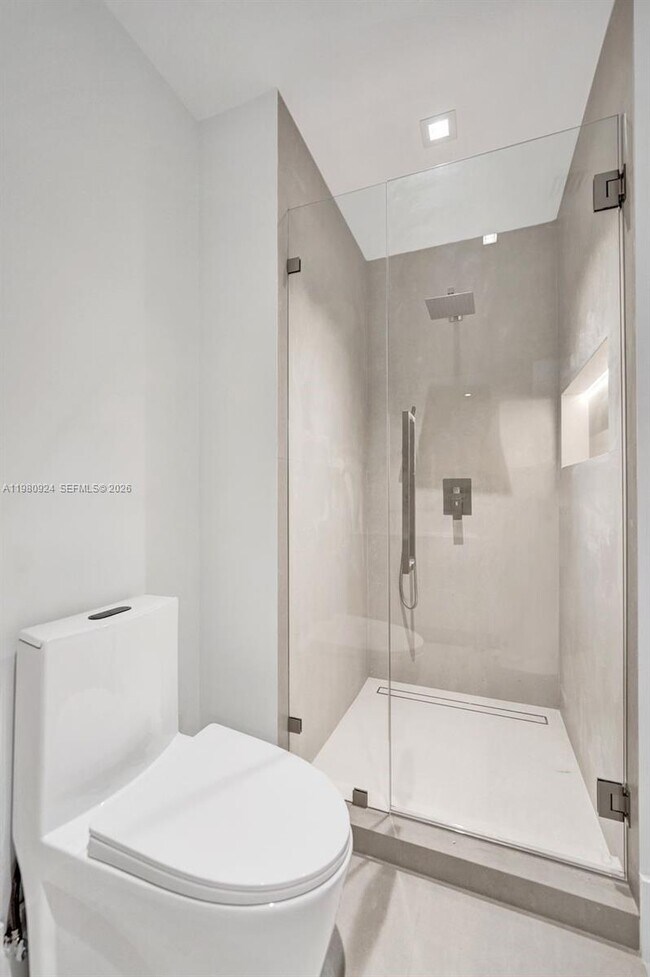 Building Photo - 4100 E Gardenia Ave