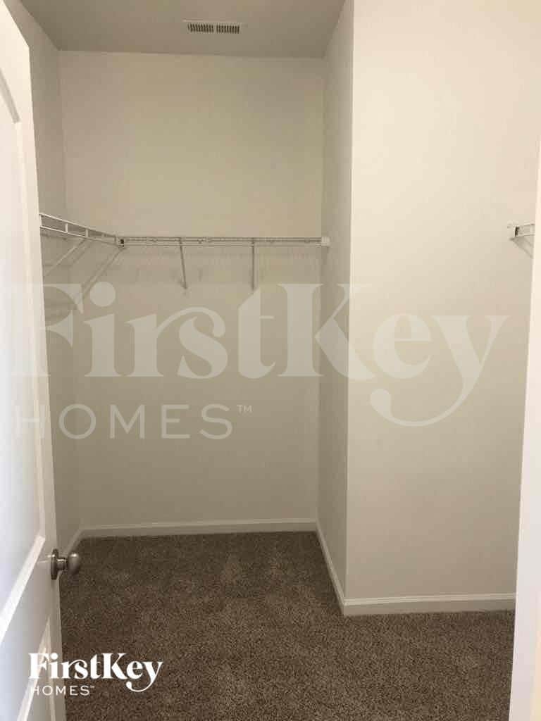 Building Photo - 6022 Durango Way