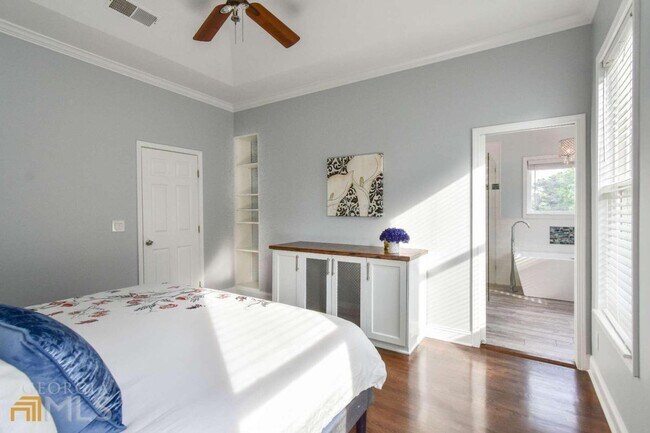 Building Photo - 2401 Inverloch Cir
