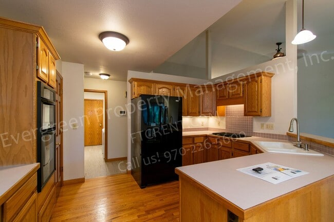 Building Photo - 1223 Red Oak Ct