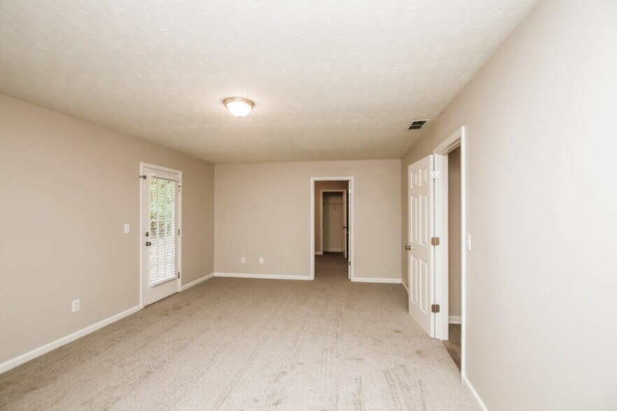 Building Photo - 341 Oak Vista Ct