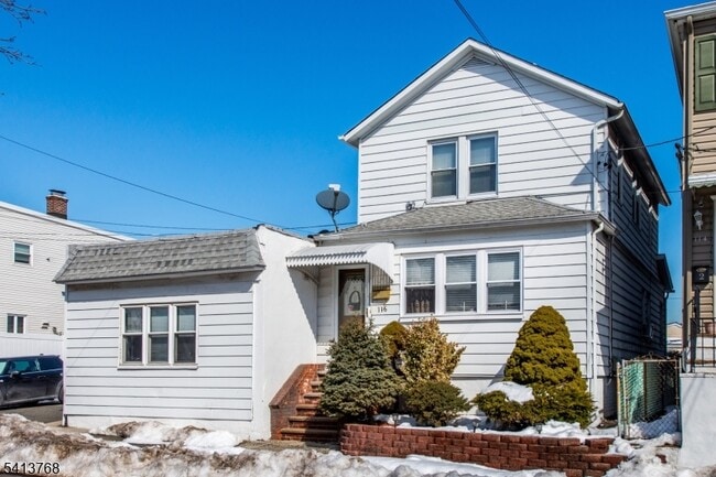 Building Photo - 116 Eagle St