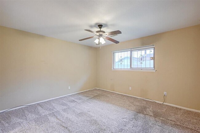 Building Photo - 5107 Trail Lake Dr