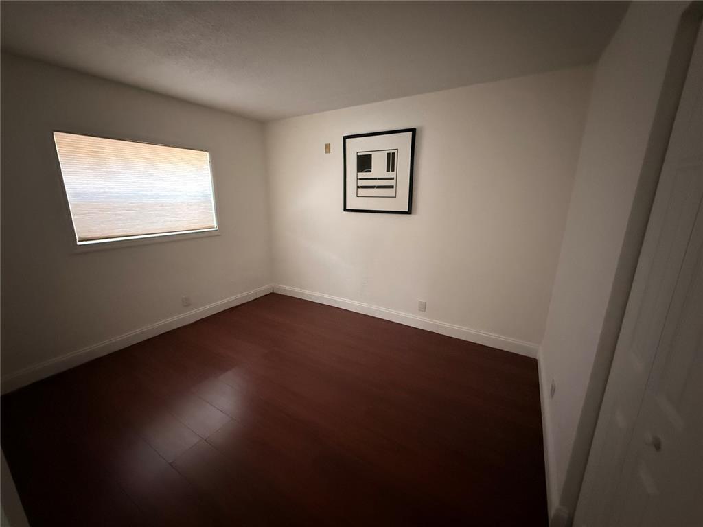 Building Photo - 4061 N Dixie Hwy