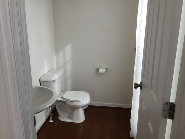 Building Photo - 3030 Meridian Cmns