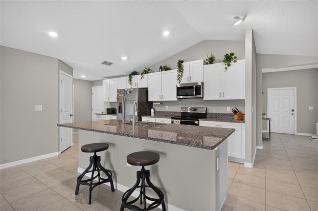 Building Photo - 5420 Leslie Canyon Dr