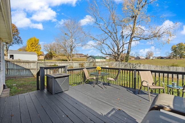 Building Photo - 76 Waterford Way