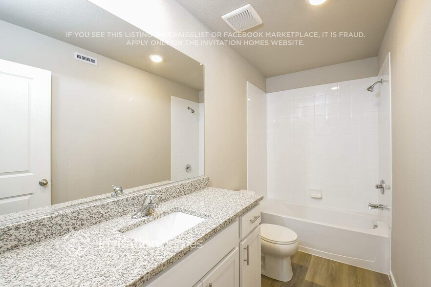 Building Photo - 970 Cascade Falls St