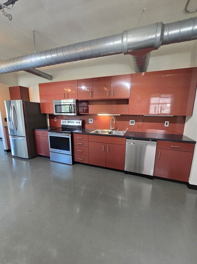 Primary Photo - Beautiful 2BR , 2BA 2nd floor loft in East...