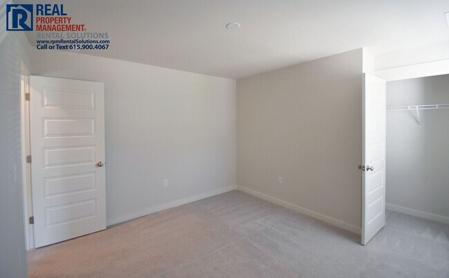 Building Photo - Gorgeous and modern 5 bd 3 ba home in Smyrna! Neighborhood pool and playground!