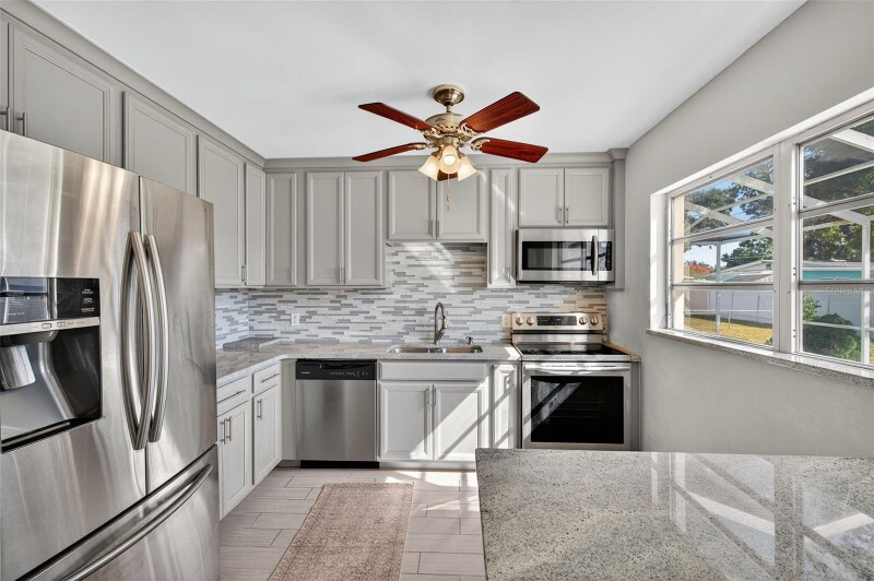 Building Photo - 5614 36th Ave N