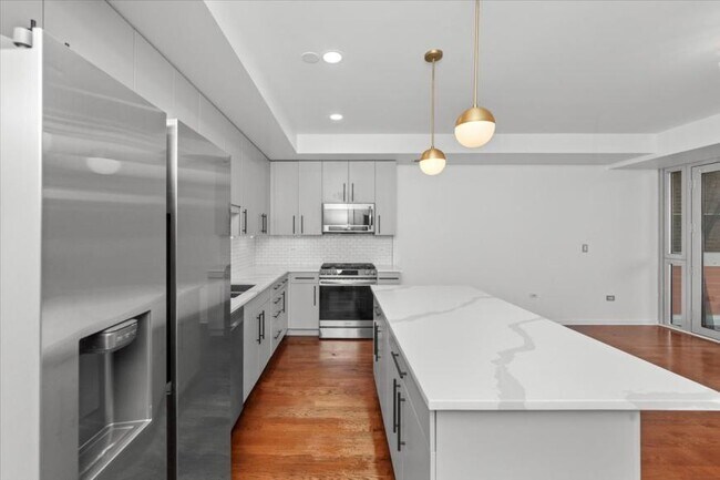 Primary Photo - 2 bedroom in Chicago IL 60614