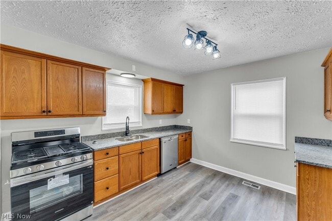 Building Photo - 4026 W 144th St
