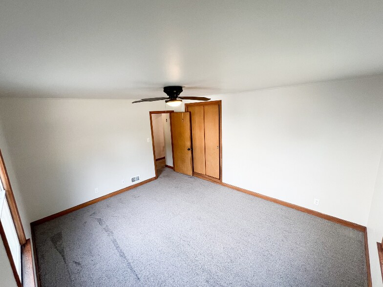 Building Photo - 318 E Johnson St