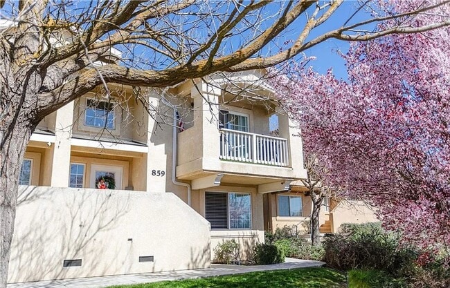 Building Photo - Charming 3 bedroom home in Paso Robles