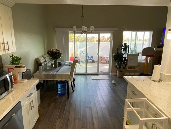 Building Photo - 2397 Donnington Way