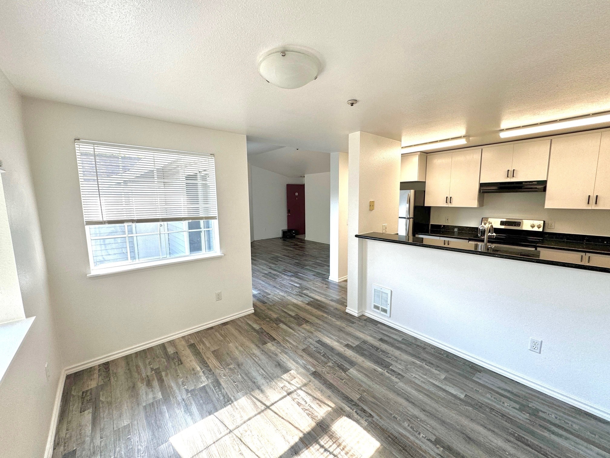 Dining area - 7453 Newcastle Golf Club Rd