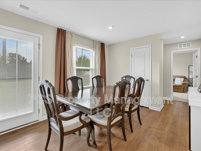 Building Photo - 4905 Gerald Dr