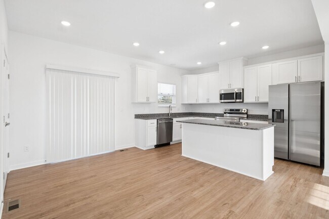 Building Photo - 119 Red Willow Dr