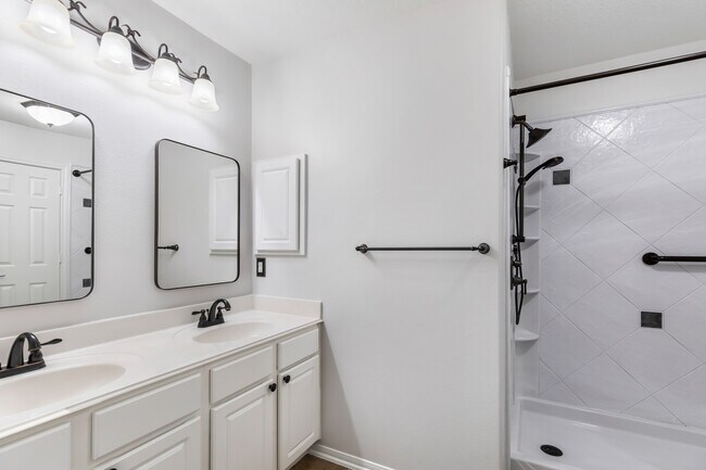 Building Photo - 9960 Cassowary Dr
