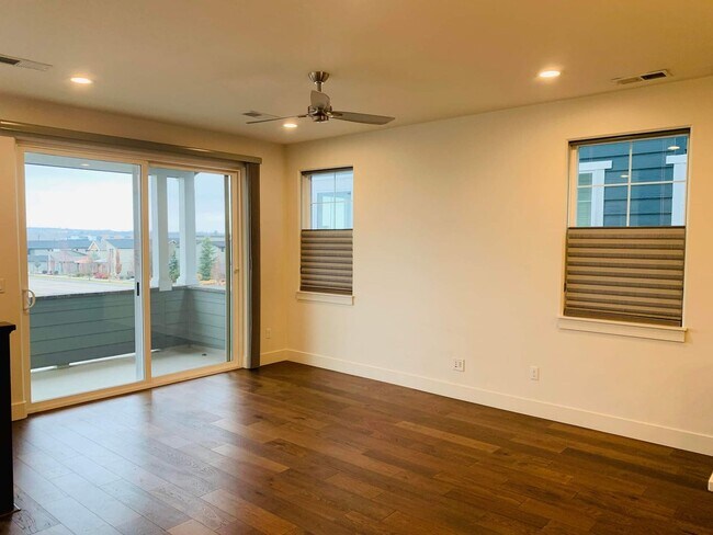 Building Photo - Stunning Home in Harris Ranch with Communi...