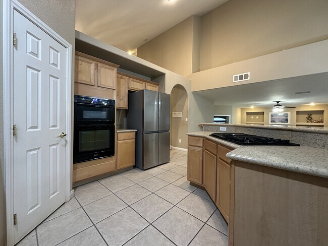 Building Photo - 2596 Mizzoni Cir