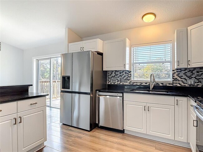 Building Photo - 1254 Briarwood Ave