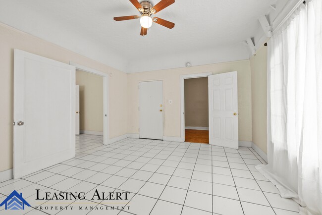 Building Photo - 108 S Cummings St